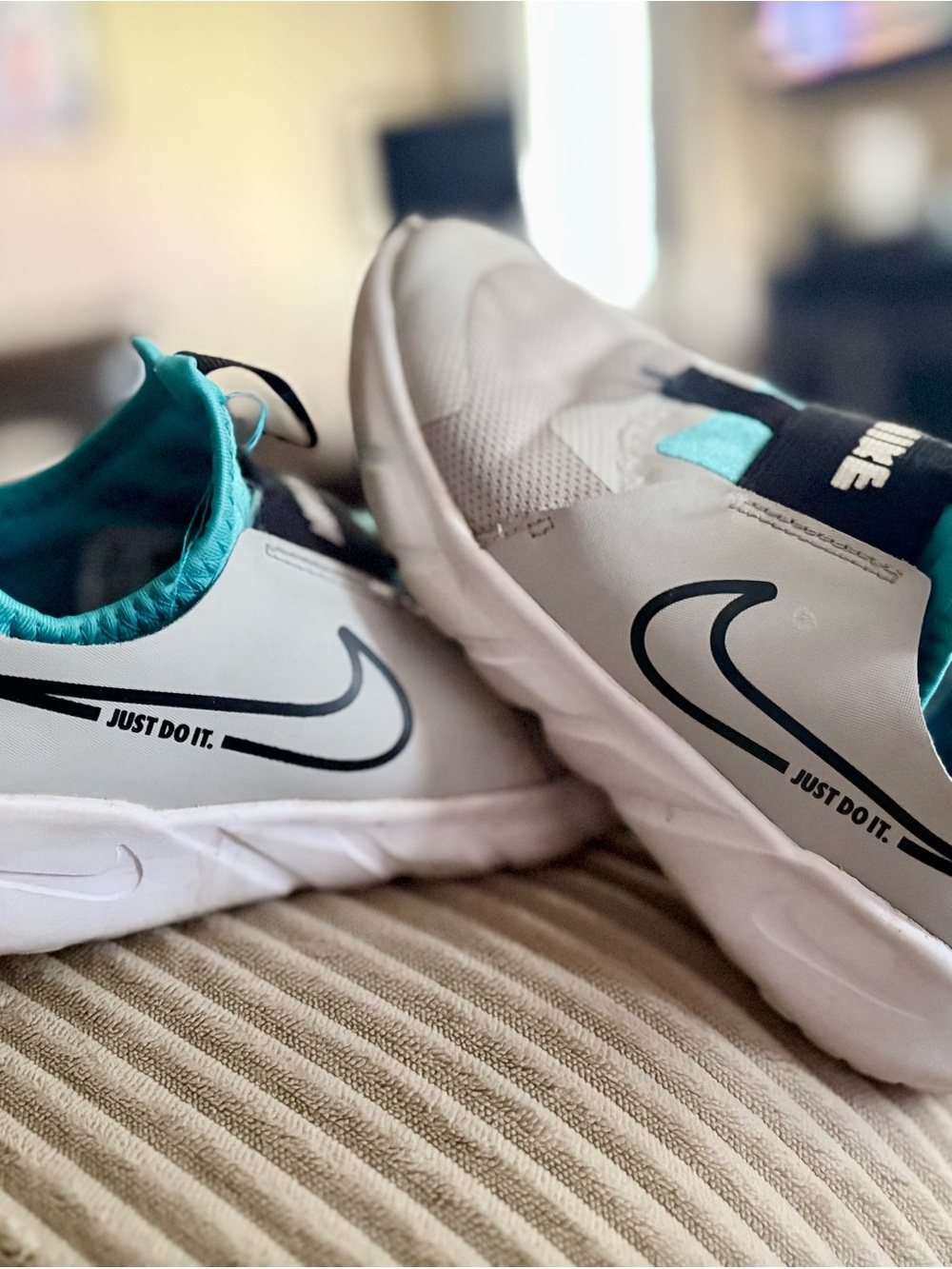 Nike Kids White & Teal Slip-On Sneakers